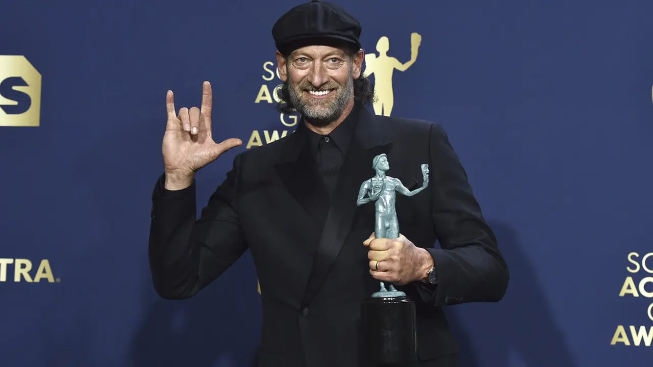 Troy Katsur di SAG Awards 2022. (Jordan Strauss/Invision/AP)