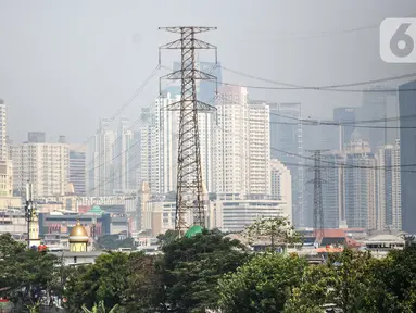 Pemandangan gedung bertingkat di Jakarta, Selasa (28/7/2020). Provinsi DKI Jakarta dan Jawa Barat menjadi dua daerah pertama penerima dana program Pinjaman Pemulihan Ekonomi Nasional (PEN) Daerah karena terdampak COVID-19 pada kesejahteraan dan ekonomi masyarakatnya. (Liputan6.com/Faizal Fanani)
