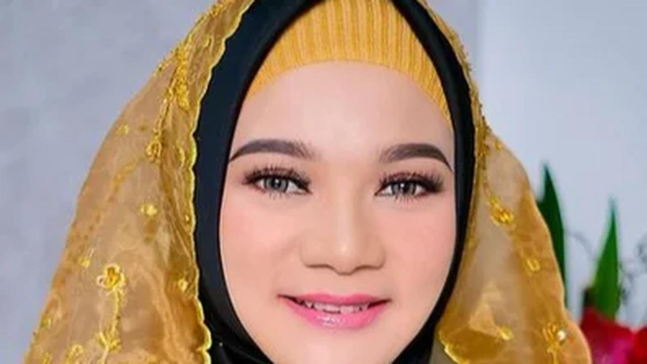 Didandani oleh MakeUp Artist Lokal<br>