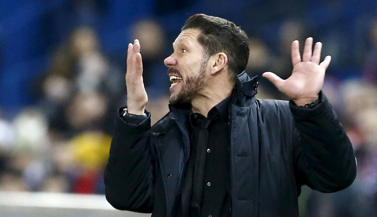 Reaksi Pelatih Atletico Madrid, Diego Simeone  saat melawan Real Sociedad pada lanjutan La Liga di Vicente Calderon, Madrid, Rabu (2/3/2016) dini hari WIB. (REUTERS/Juan Medina)