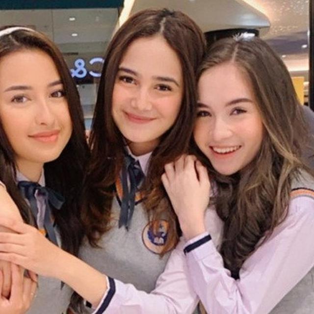 6 Potret Kebersamaan Syifa Hadju Elina Joerg Dan Jennifer Coppen Kompak Banget Hot Liputan6 Com