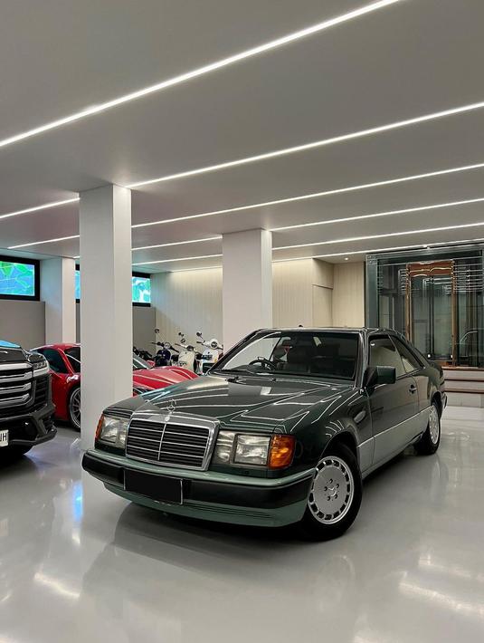 Mercedes-Benz 300CE (C124). (Source: Instagram/@ariefmuhammad)