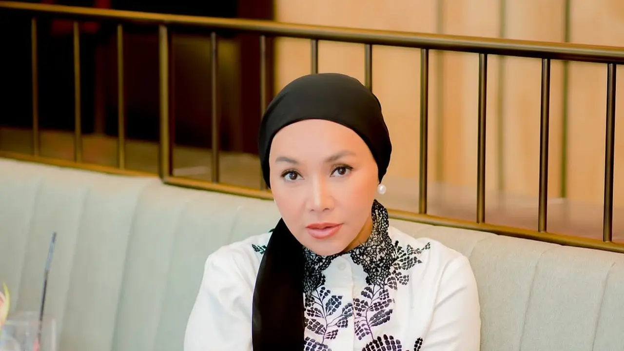 Tanpa Operasi Plastik, Ini Rahasia Kulit Glowing Dewi Gita untuk Atasi Tanda Penuaan