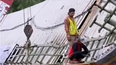 Atap gerbang Tol Cikunir 2 rentan terhadap cuaca buruk, hingga ribuan kura-kura moncong babi diamankan petugas Bandara Moses Kilangin, Papua
