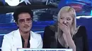 Keakraban Rose Blackpink dan Bruno Mars duduk berdampingan di MAMA Awards 2024. (Foto: Doc MAMA Awards 2024 via X)