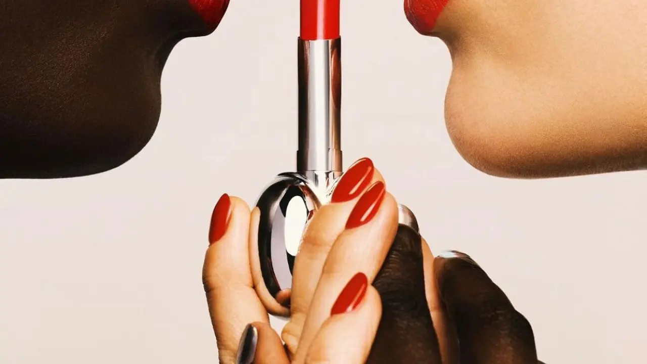 Lipstik Berbentuk Penis Isamaya Ffrench