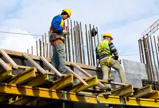 Ilustrasi bekerja keras, membangun, konstruksi. (Image by freestockcenter on Freepik)