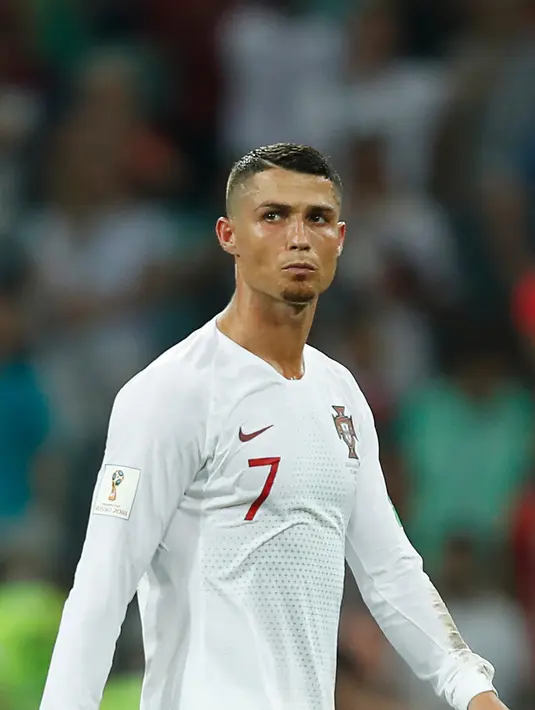 1. Cristiano Ronaldo - Tampil inferior sebagai tumpuan di klub. Namun bersama Portugal sinar yang dipancarkan Ronaldo tak sementereng bersama Real Madrid. (AFP/Odd Andersen)