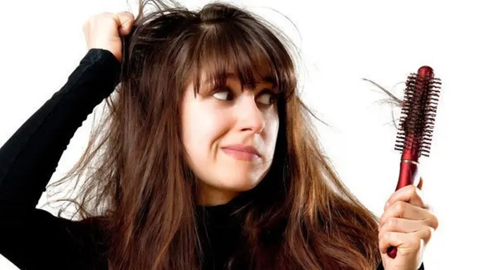 Rambut Rontok? Atasi dengan 3 Tips Alami Ini