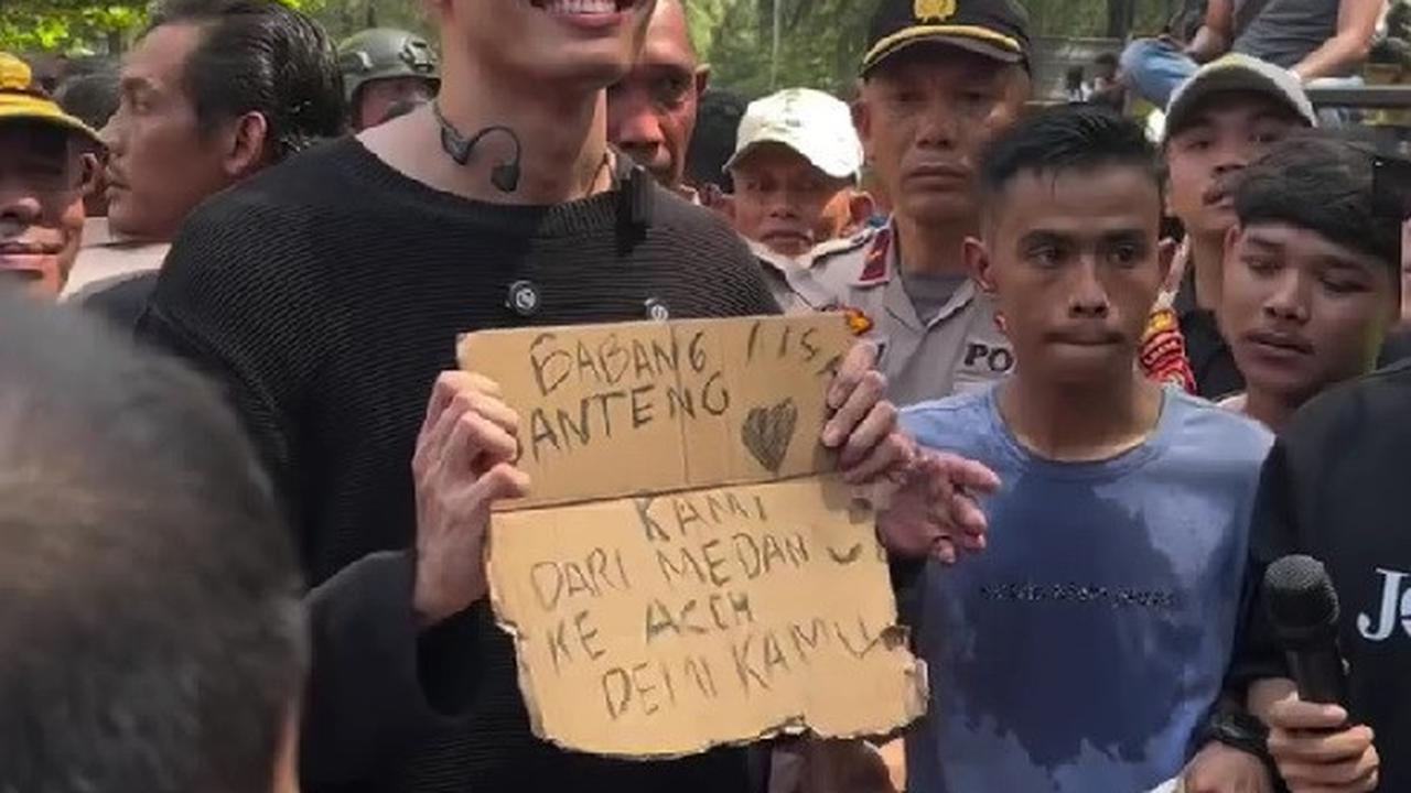 Potret Event Makan Bareng Aisar Khaled di Aceh, Disambut Meriah Bak Presiden Datang