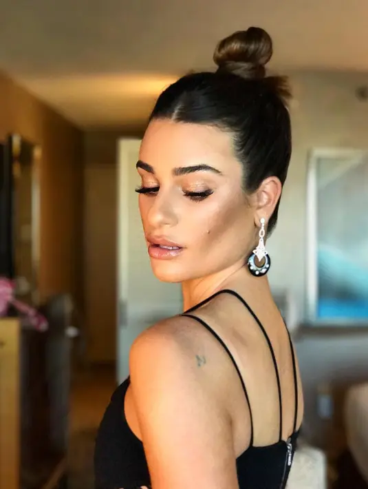 Dikabarkan untuk sekarang Lea Michele masih fokus pada ariernya dan bahan belum memikirkan untuk menikah. (instagram/leamichele)
