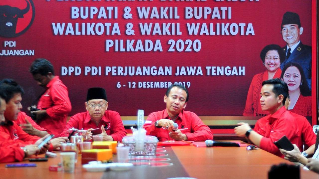 Seusai pendaftaran, lanjut Rudy, berkas berkas atau syarat yang sudah dipenuhi Gibran dikirimkan ke DPP PDIP di Jakarta. Atas persetujuan Ketua Umum, kartu tanda anggota (KTA) baru dikeluarkan, sehingga Gibran dinyatakan sebagai anggota.<br>