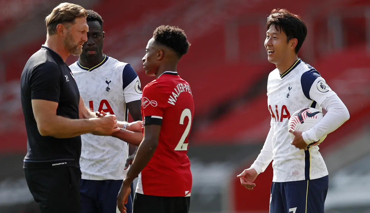 Hattrick keempat Son Heung-min dicetaknya di pekan ke-2 Premier League 2020/2021, 20 September 2020. Bukan cuma hattrick, ia malahan membuat 4 gol alias quattrick ke gawang tuan rumah Southampton di menit ke 45+2, 47, 64 dan 73 untuk membawa Tottenham Hotspur menang 5-2. (AFP/Pool/Andrew Boyers)