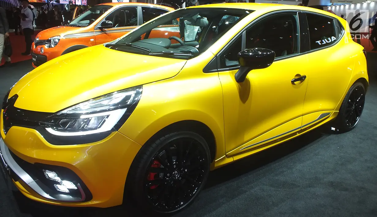Mobil Renault Lutecia RS diperkenalkan pada ajang Tokyo Motor Show ke-45 di Tokyo Big Sight, Rabu (25/10). Pameran automotif dua tahunan ini dibuka untuk publik 27 Oktober hingga 5 November 2017. (Liputan6.com/Edu Krisnadefa)