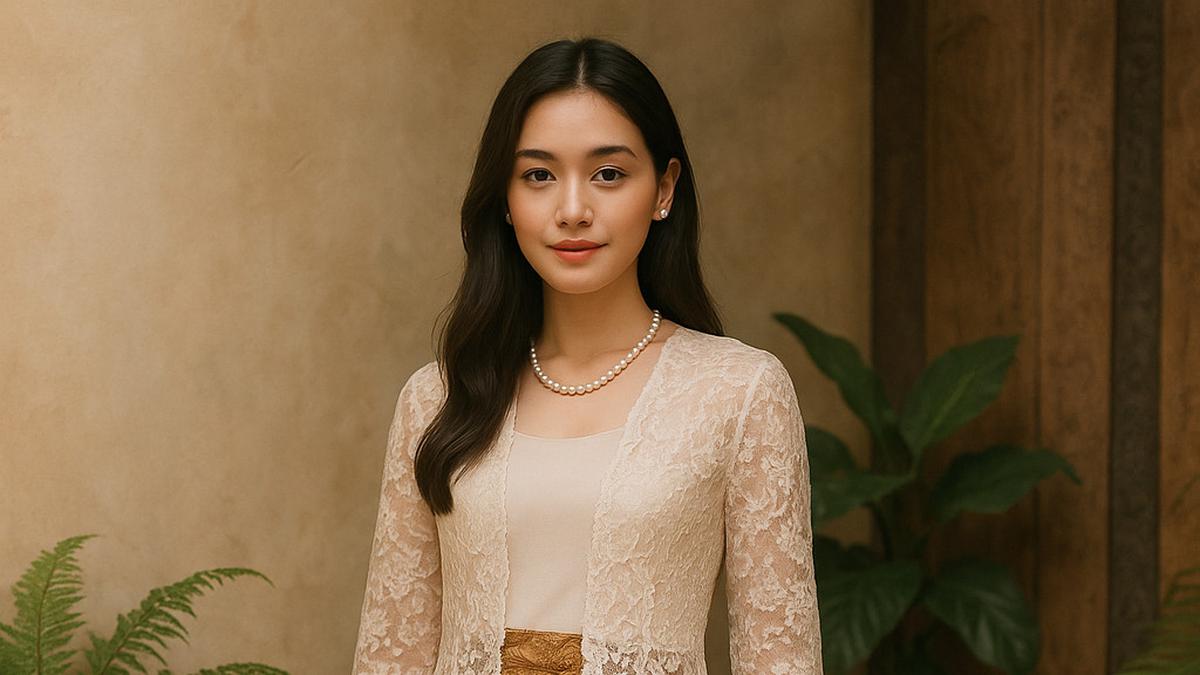 12 Rekomendasi Baju yang Cocok untuk Rok Lilit, Bikin Penampilan Makin Modis dan Elegan di 2025