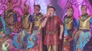 Penampilan Nassar saat Indonesian Dangdut  Award  2016  di Studio 6 Emtek, Jakarta, Rabu (9/11). IDA  2016 merupakan ajang pemberian penghargaan kepada mereka yang  berjasa dalam dunia musik  dangdut Indonesia. (Liputan6.com/Helmi Afandi)