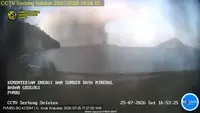 Anak Krakatau Sejam Erupsi Dua Kali, Semburkan Abu Setinggi 457 Meter