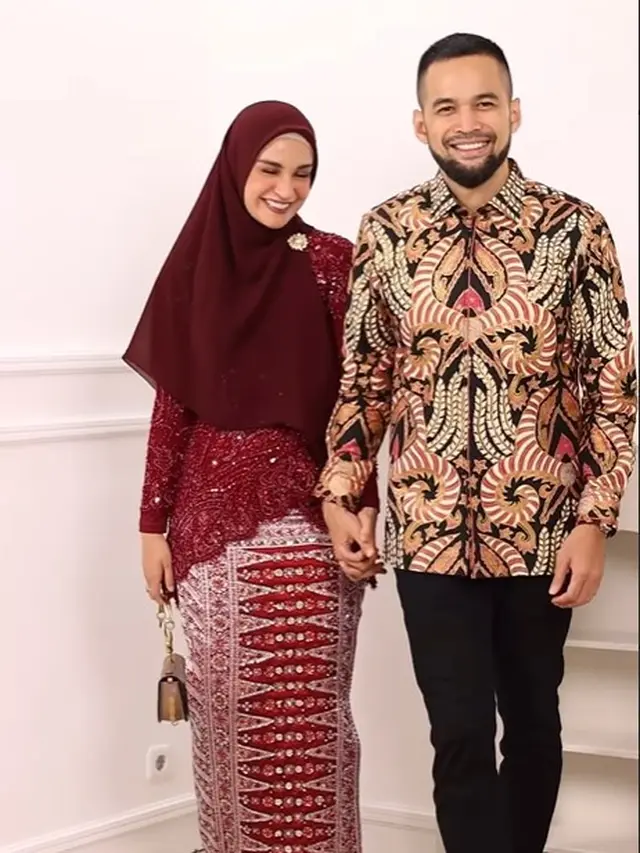 Shireen Sungkar pakai kebaya (Instagram/shireensungkar)