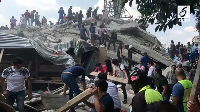 Video saat Gempa 71, SR mengguncang Meksiko. Banyak bangunan roboh akibat gempa kuat ini.