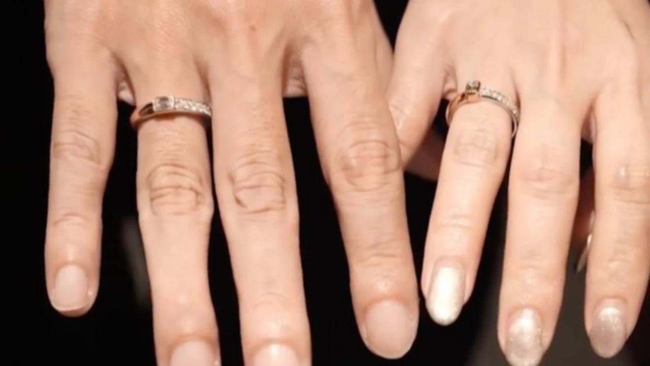 Ello Hadiahkan Istri Cincin Kawin Baru, Pesan: Jangan Berhenti Doakan Aku dan Anak-anak