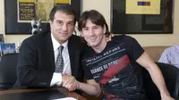 Romantika antara Joan Laporta (kiri) dengan Lionel Messi di masa lalu (AFP)