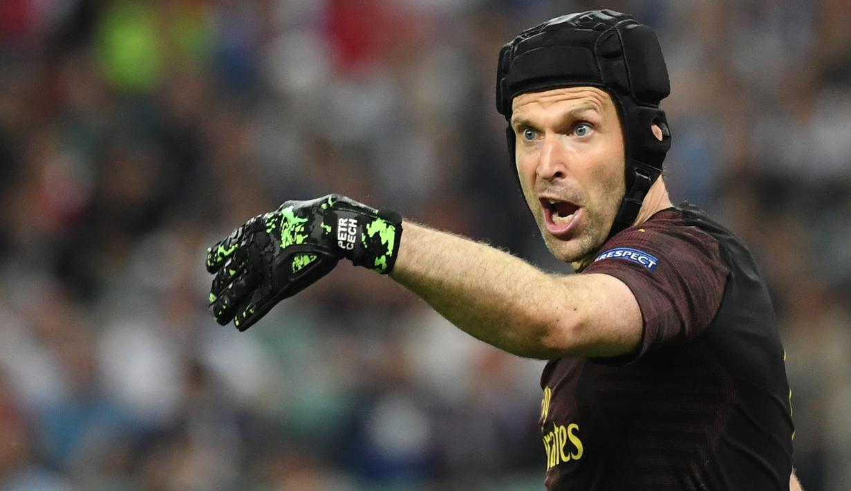 4. Petr Cech – Mantan Kiper Chelsea ini mempunyai hobi bermain drum. Beberapa lagu hits pun pernah ia cover dan bagikan lewat video YouTube nya. (AFP/Kirill Kudryavtsev)
