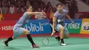 Greysia Polii/Apriyani Rahayu melaju ke semifanal usai kalahkan  Chae Yoo-jung/Hye Rin-kim pada ajang Daihatsu Indonesia Master 2018 Kamis (26/1/2018). Greysia/Apriyani menang 21-16,21-15 (Bola.com/Nick Hanoatubun)