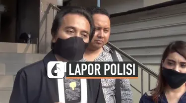 Roy Suryo melaporkan artis Lucky Alamsyah ke polisi terkait tuduhan tabrak lari. Ia menyerahkan sejumlah bukti pada polisi. Apa saja?