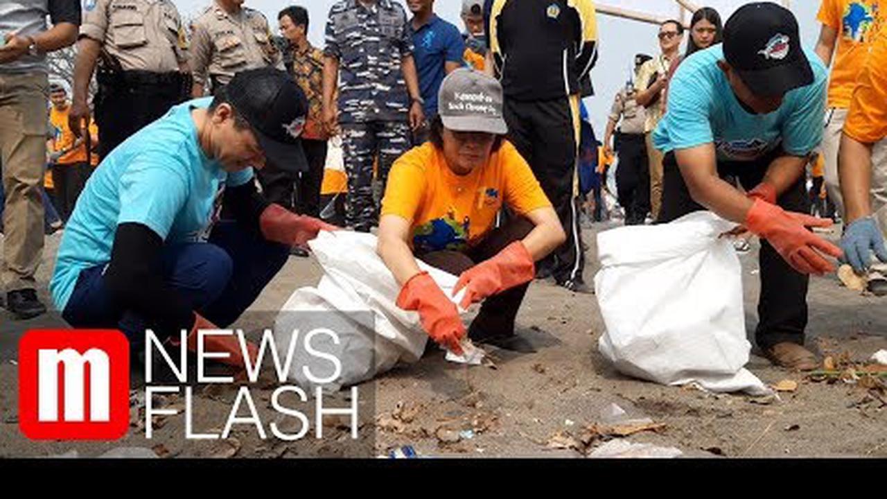 VIDEO: Menteri Sri Mulyani Peringati Hari Oeang Dengan Bersih-bersih Pantai