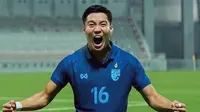 Pemain Timnas Thailand U-22, Leon James sempat merasakan bermain di akademi pemain muda Leicester City. (Instagram/leonjames)