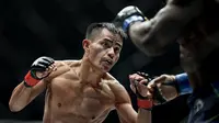 Stefer Rahardian akan bertemu Himanshu Kaushik di kelas terbang ONE Championship ONE: Grit and Glory di Jakarta Convention Center (JCC), Senayan, Jakarta, Sabtu (12/5/2018). (dok. One Championship)