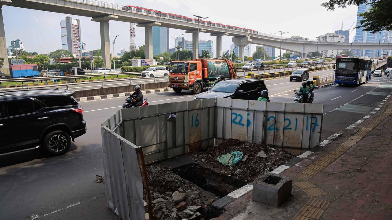FOTO: Proyek Galian Bikin Macet di Sejumlah Titik di Ibukota Jakarta