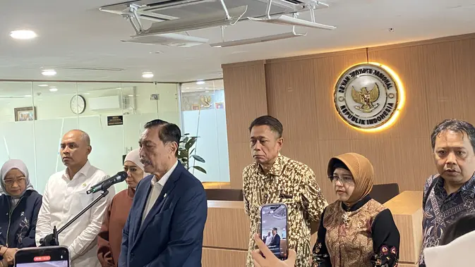Luhut: Perlinsos Digital Mulai Oktober, Bansos Langsung ke Rekening Penerima