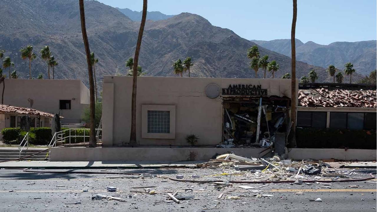 FOTO: Penampakan Klinik Kesehatan Reproduksi yang Hancur Akibat Ledakan Bom di California