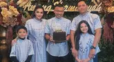 Momen ulang tahun Anang Hermansyah ke-55 ini tepat dirayakan di bulan puasa. Tak terkecuali kehadiran Ashanty, Azriel, Arsy, dan Arsya menjadi kebahagiaan tersendiri bagi Anang (Liputan6.com/IG/@ananghijau)