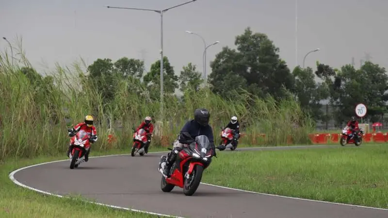 Test Ride Honda CBR250RR