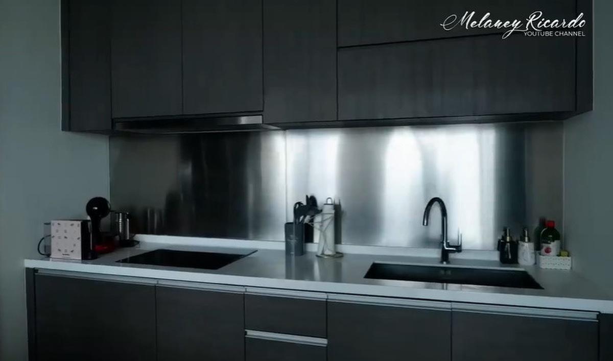 9 Potret Apartemen Melaney Ricardo Bergaya Minimalis dan Homey, Sering Jadi Spot Bikin Konten