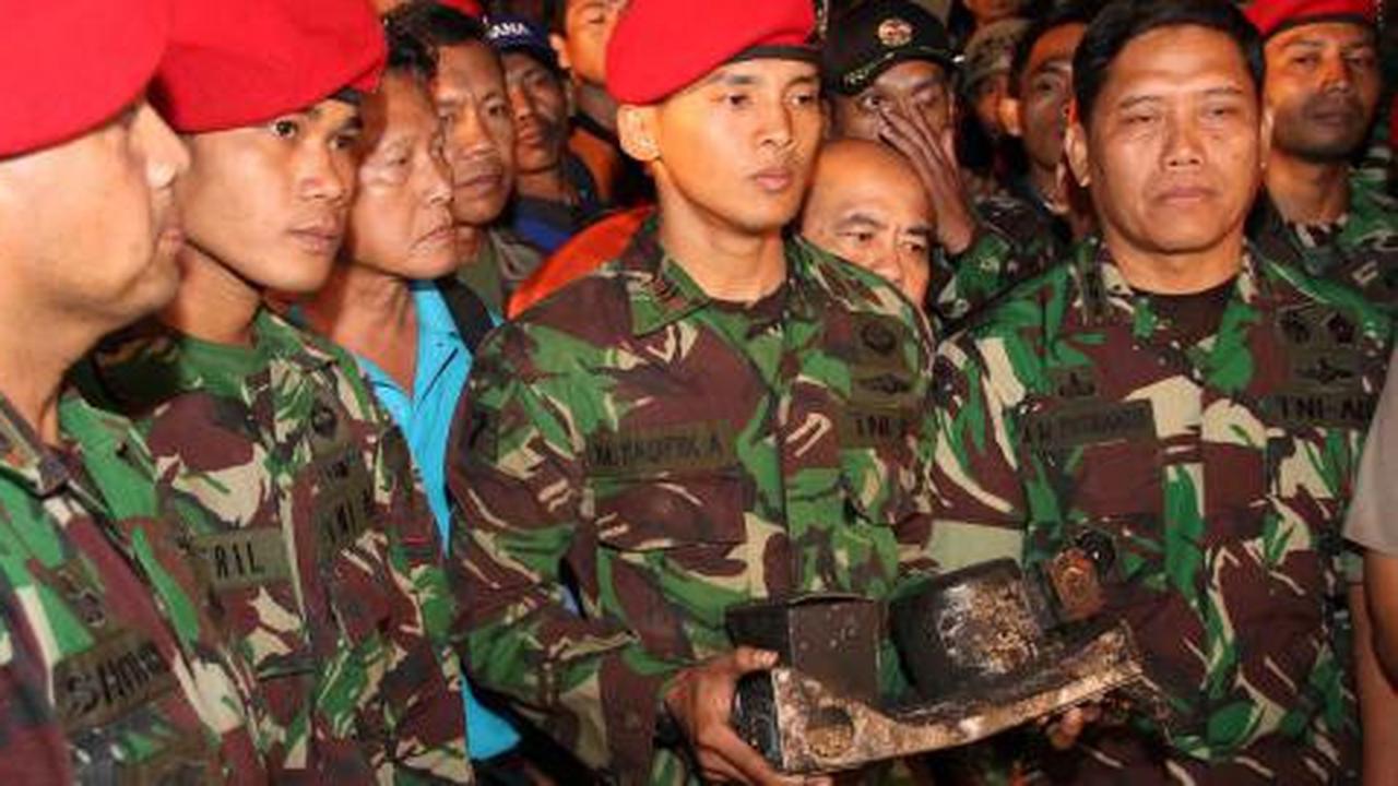 Black box gosong dibandingkan dengan yang utuh