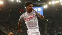 Karim Adeyemi merupakan target Liverpool pada bursa transfer musim dingin mendatang. Penyerang muda RB Salzburg itu telah mencetak 10 gol dari 12 laga di Liga Austria dan 3 gol dari 4 laga di Liga Champions musim ini. Ia tentu akan menjadi pilihan yang menarik bagi Jurgen Klopp. (AFP/APA/Krugfoto)