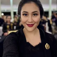 Sherina Munaf saat Kirab Malam Satu Suro di Solo. [@sherinamunaf]