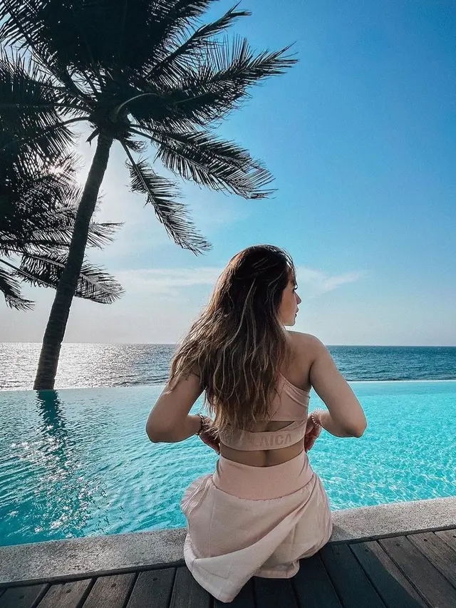 Putri Anne sempat berlibur ke Lombok bersama anak semata wayangnya, Ibrahim beberapa waktu lalu