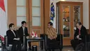 Keduanya melakukan pertemuan tertutup di ruang tamu Balai Kota, Jakarta, Selasa (12/8/14). (Liputan6.com/Herman Zakharia)