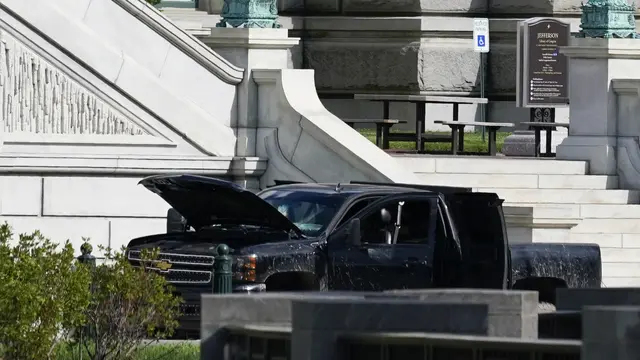 Penampakan Truk Pikap yang Diduga Bawa Bom di Dekat Gedung Capitol