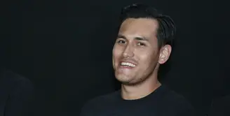 Arifin Putra akan kembali hadir di film terbarunya berjudul The Professional. Tertarik dengan genre dan jalan cerita film tersebut, Arifin tidak menolak ketika mendapat tawaran bermain di dalamnya. (Galih W. Satria/Bintang.com)