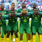 Pemain Timnas Kamerun berpose sebelum pertandingan perdana Grup G Piala Dunia 2022 melawan Timnas Swiss di&nbsp;Al Janoub Stadium, Qatar, Kamis (24/11/2022).&nbsp;(AP Photo/Petr Josek)