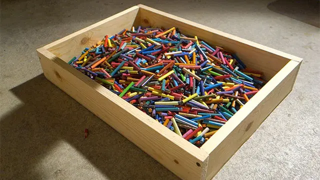 gitar dari 1200 pensil warna (foto: Bored Panda)