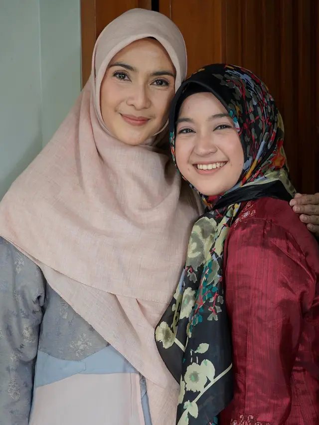 Main sinetron Religi, Ini 7 Potret Salma Pramanitha dan Pemain Para Pencari Tuhan