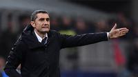 Ernesto Valverde menilai skuat Barcelona tampil bagus saat melawan Inter Milan di Giuseppe Meazza. (AFP/Marco Bertorello)