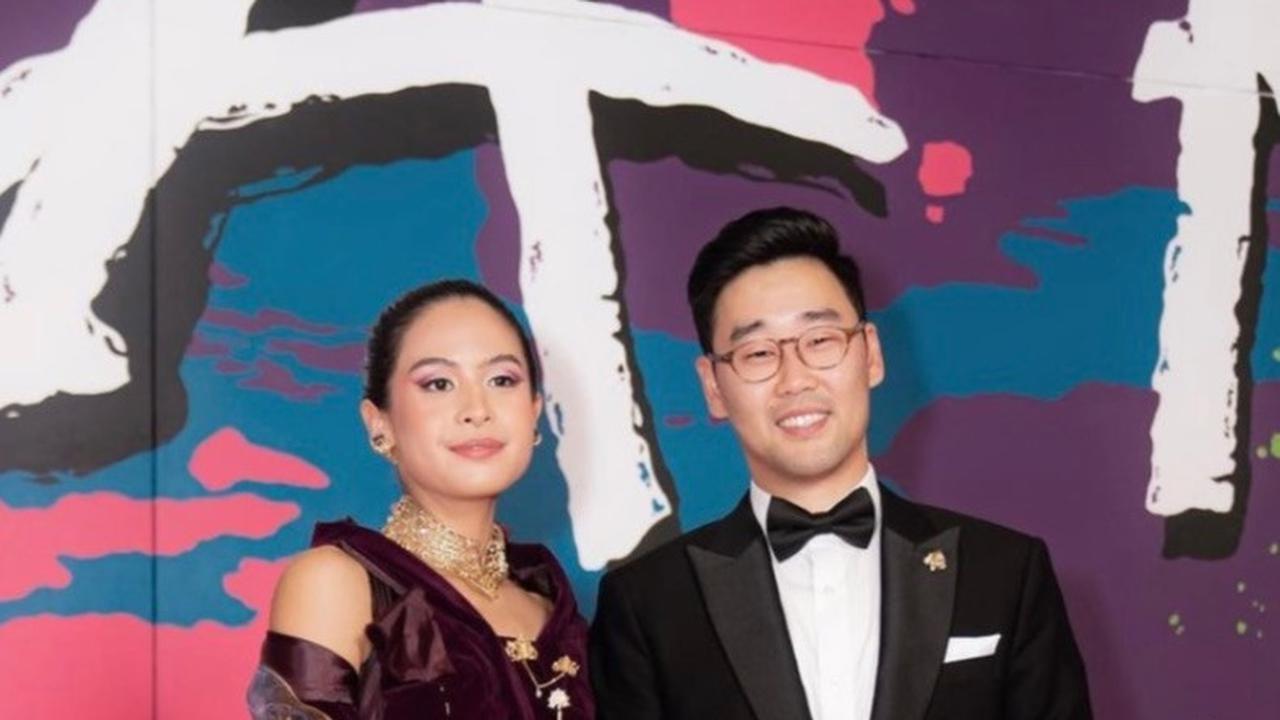 Jesse sebenarnya sudah lama dikenal sebagai suami yang bucin dan supportif. Ia hampir selalu menemani Maudy di berbagai acara penting. Jesse bahkan pernah mengaku kagum dengan istrinya yang sangat bertalenta.