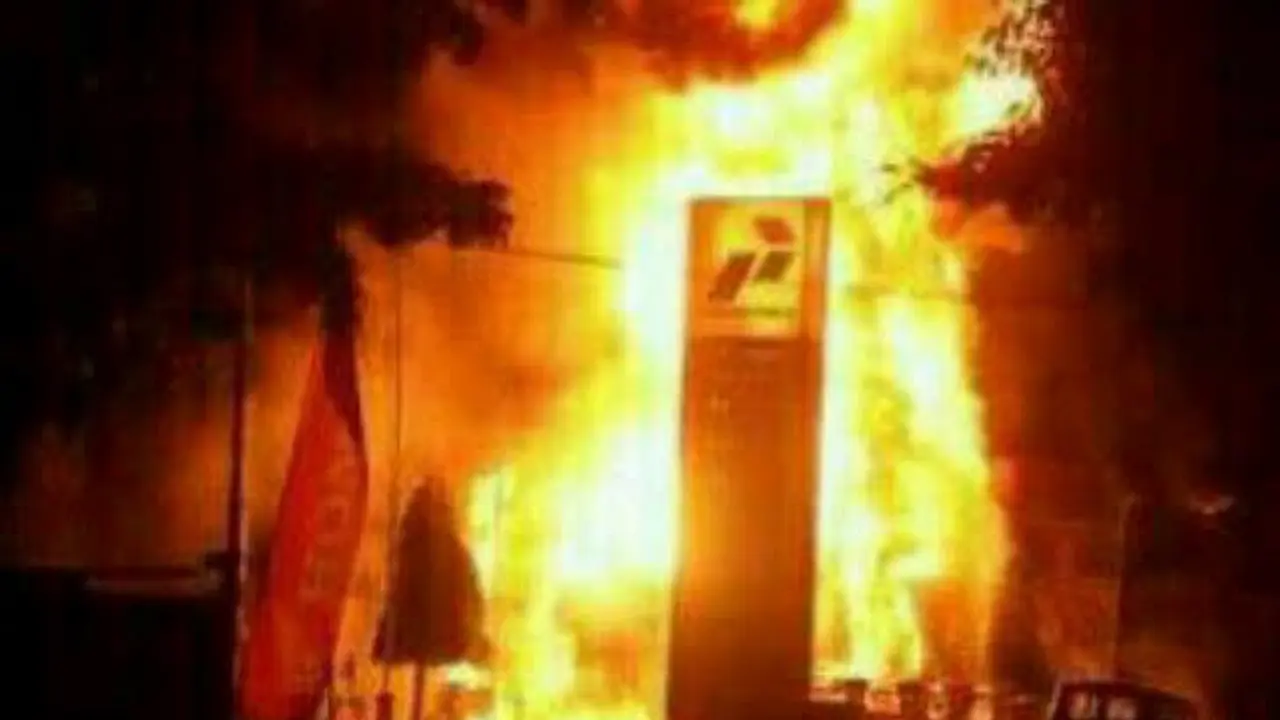 SPBU Terbakar Karena Mesin Hidup